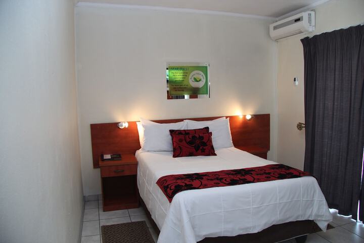 Room 8 of 29