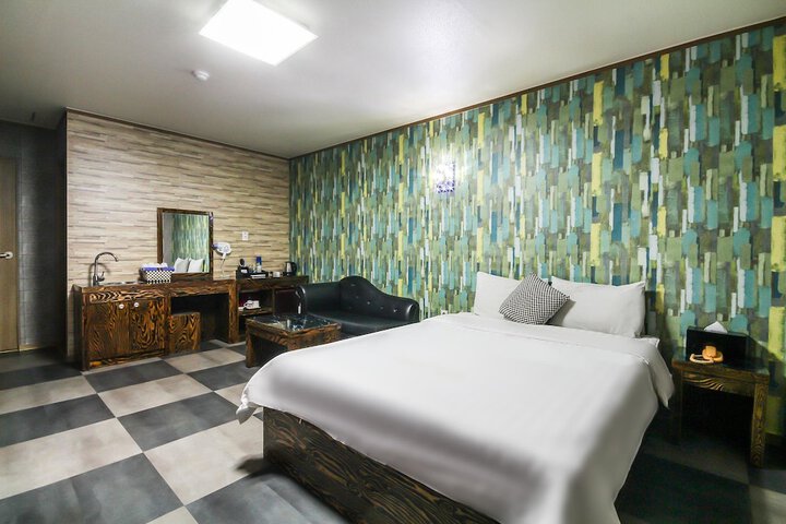 Room 13 of 57