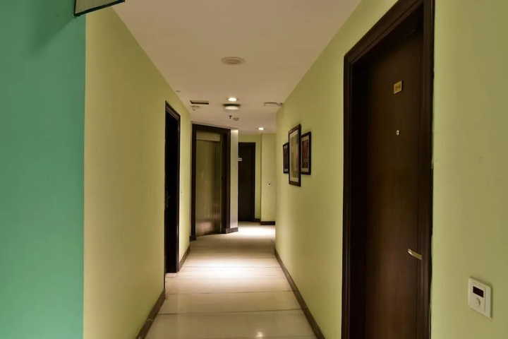 Room 14 of 18
