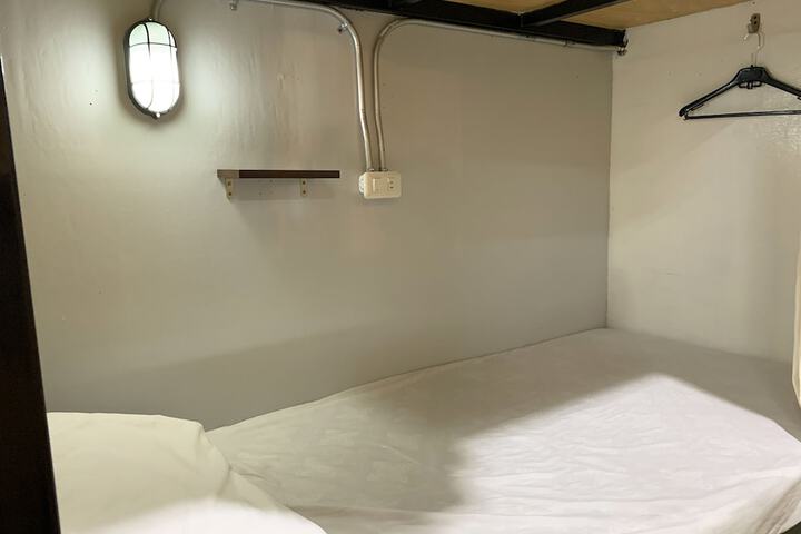 Room 5 of 74