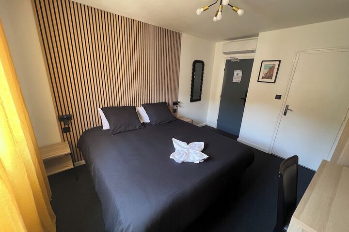 Room 8 of 26