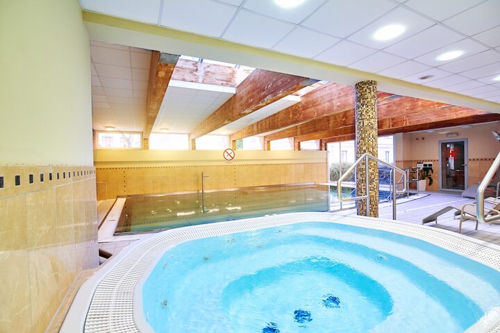 Pool 38 of 71