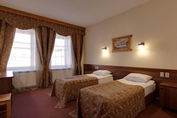 Room 9 of 34