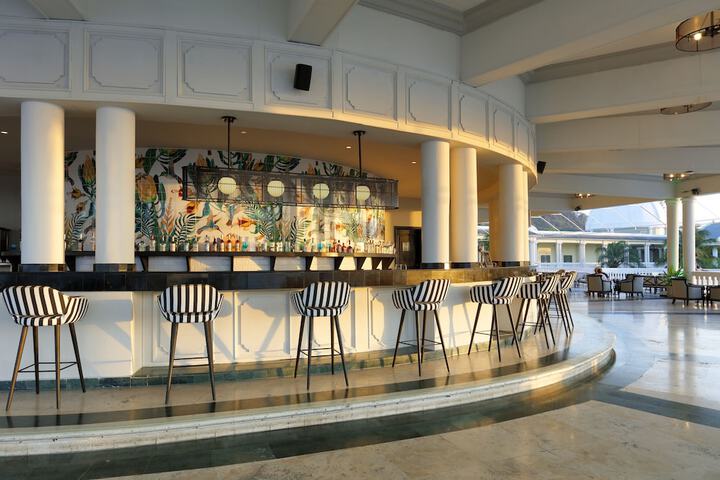 Lounge 189 of 223