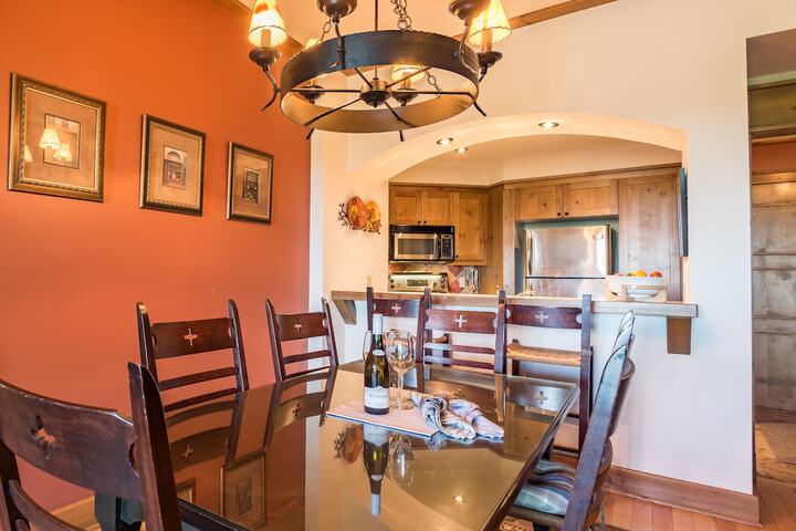 Dining Photos