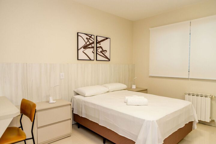 Room 32 of 34