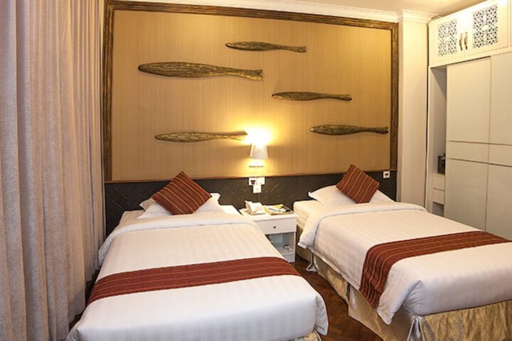 Room 15 of 64