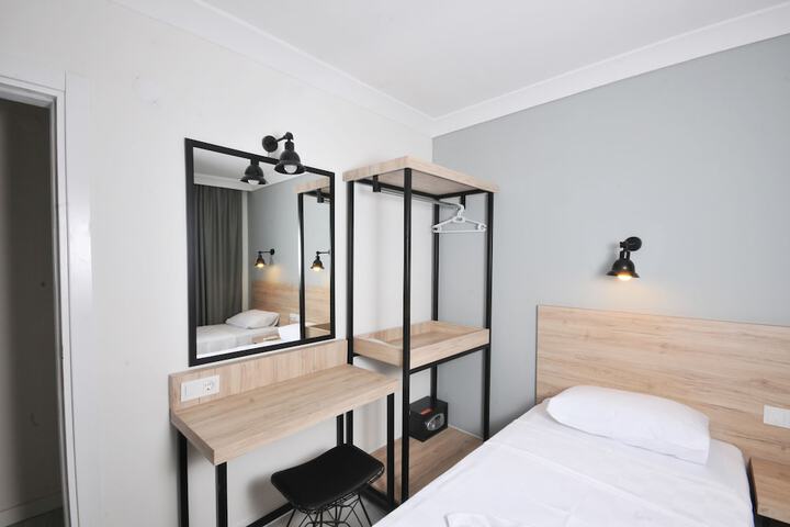Room 11 of 39