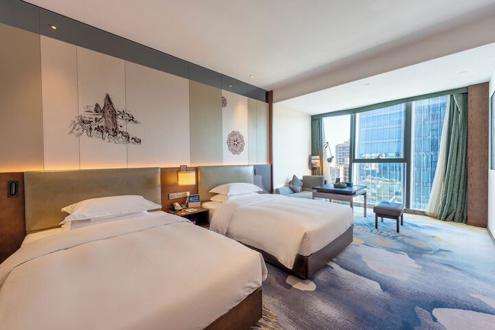 Room 16 of 48