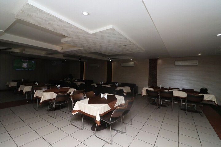 Dining 8 of 8