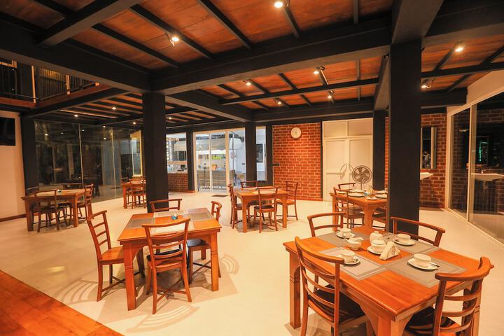 Dining 74 of 116