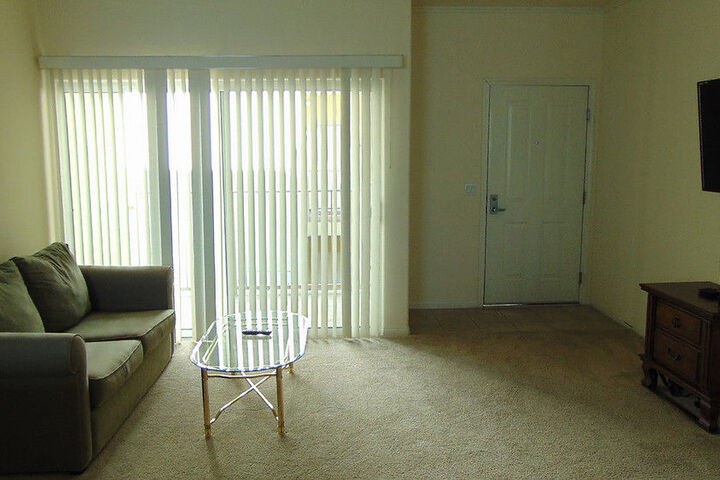 Room 12 of 22