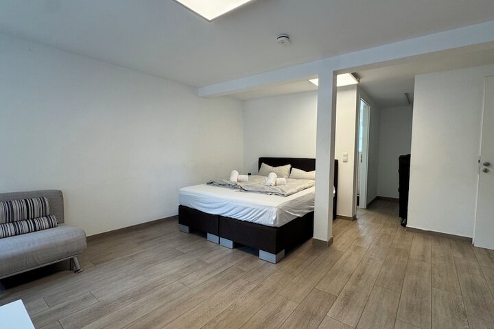 Room 6 of 69