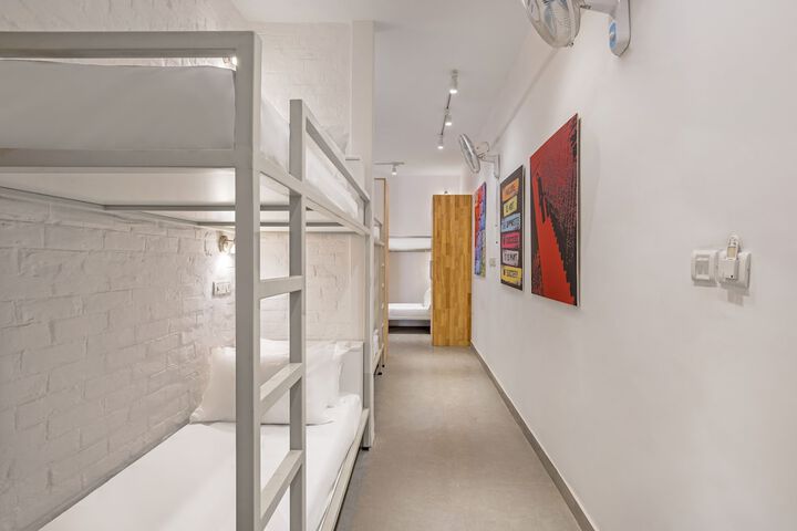Room 8 of 34
