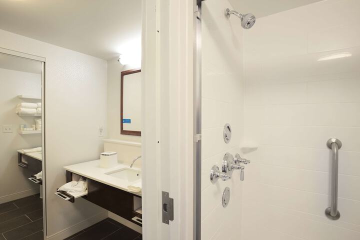 Bathroom shower