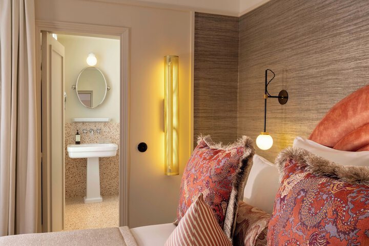 Room 14 of 26