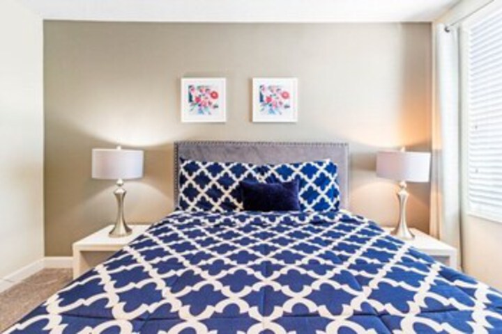 Room 28 of 216
