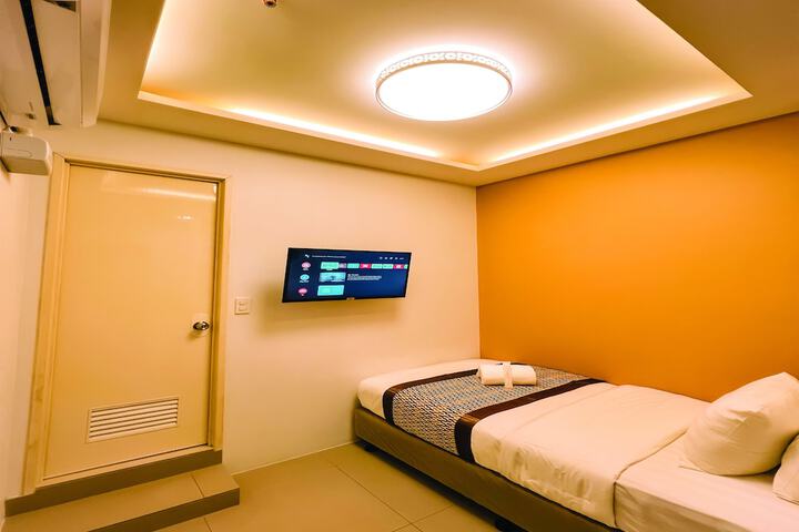 Room 22 of 49