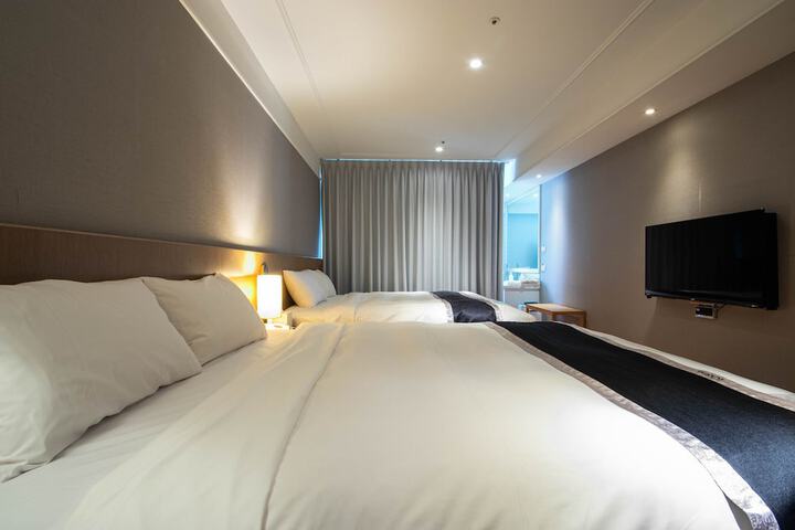 Room 22 of 51