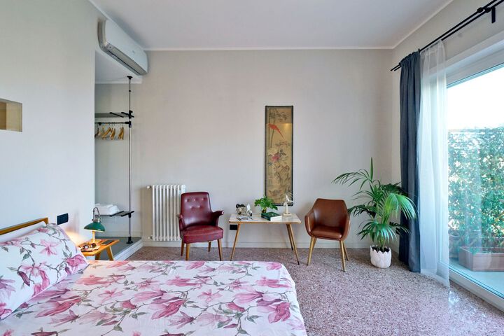 Room 14 of 26