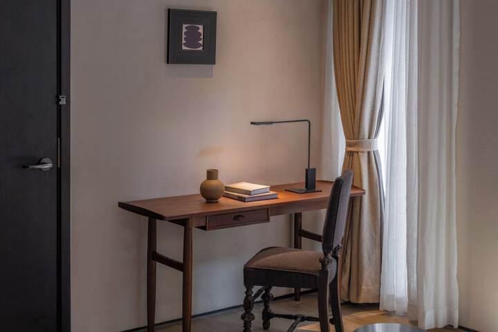 Room 38 of 100