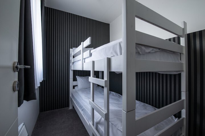 Room 11 of 50