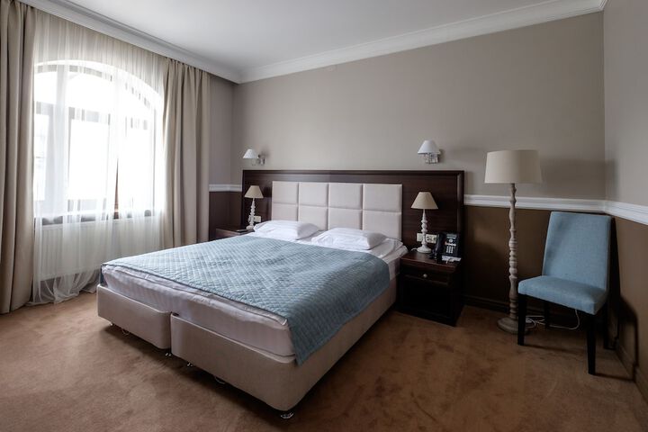 Room 8 of 49