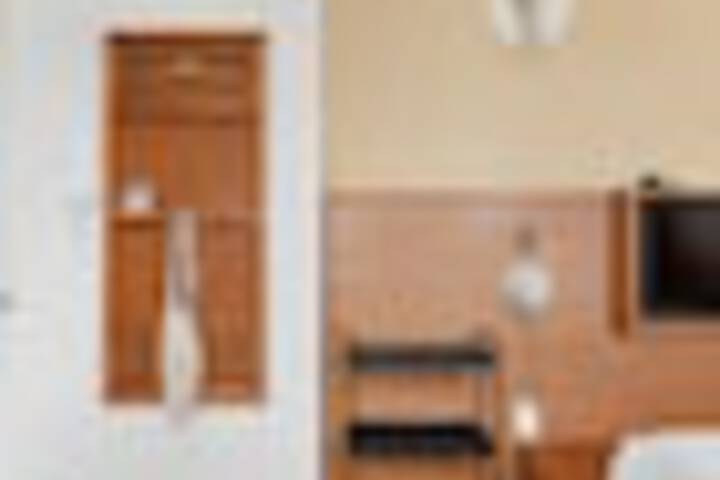 Room 50 of 171