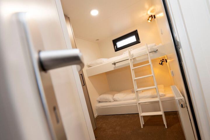 Room 2 of 41