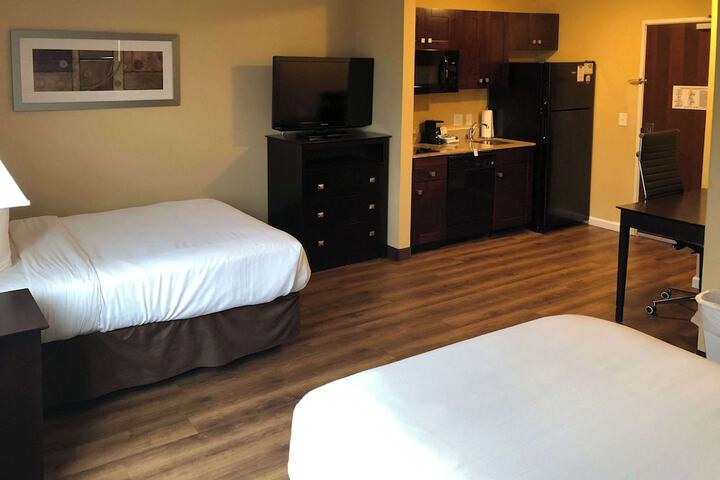 Room 35 of 71