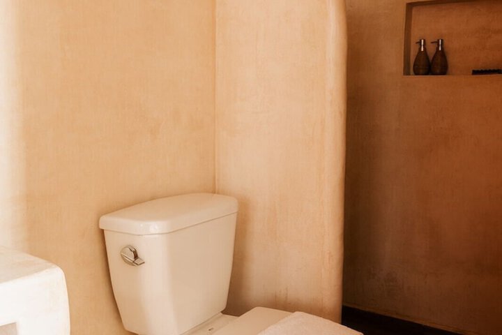 Room 53 of 83