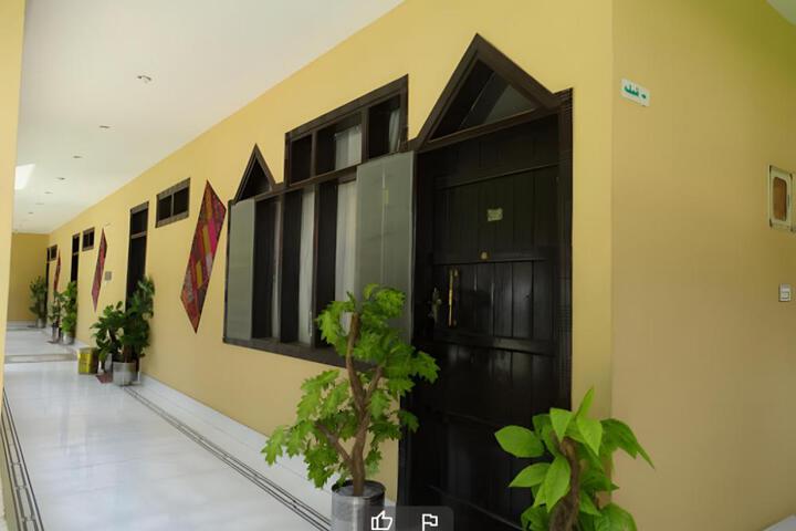 Flora Inn Hotel Naran