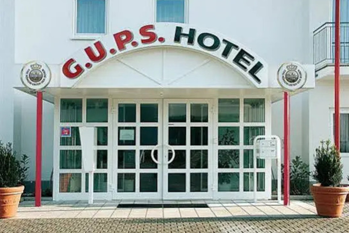 G.U.P.S. HOTEL GARNI