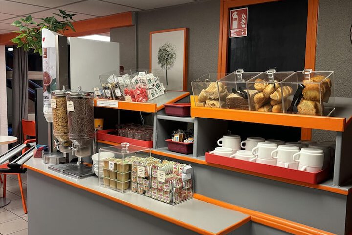Breakfast/Coffee Service 35 of 48