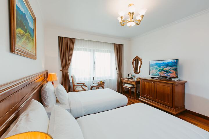 Room 8 of 20