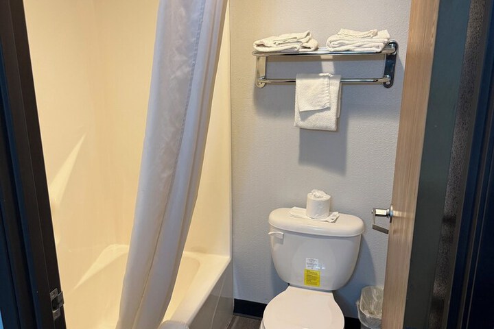 Room 17 of 25