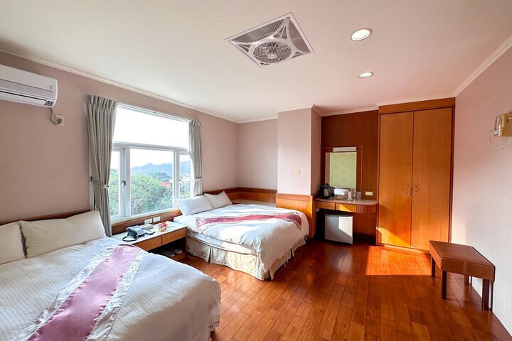 Room 6 of 60