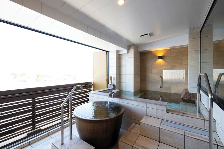 Room 15 of 22