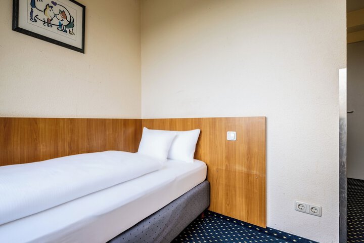 Room 8 of 58