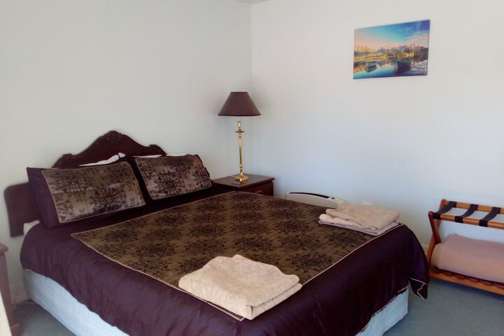 Room 4 of 43