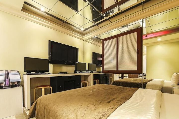 Room 27 of 57