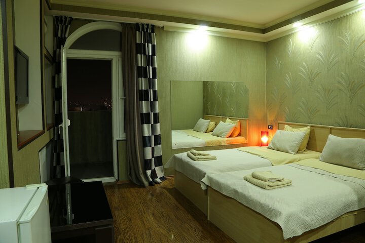 Room 53 of 110