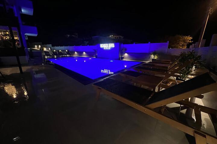 Pool 45 of 113