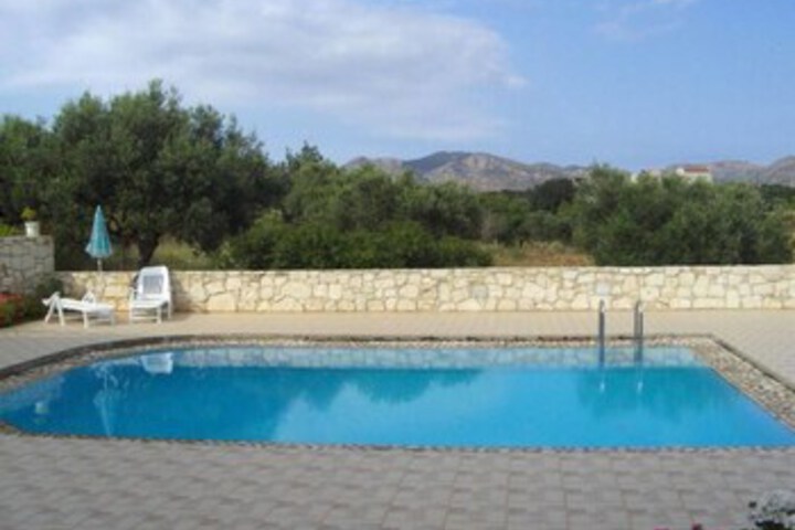 Akrotiri View Villas