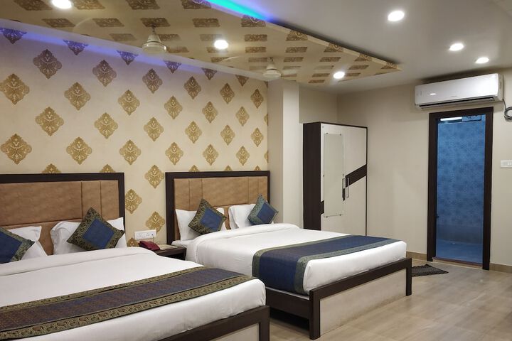 Hotel Aadesh Palace