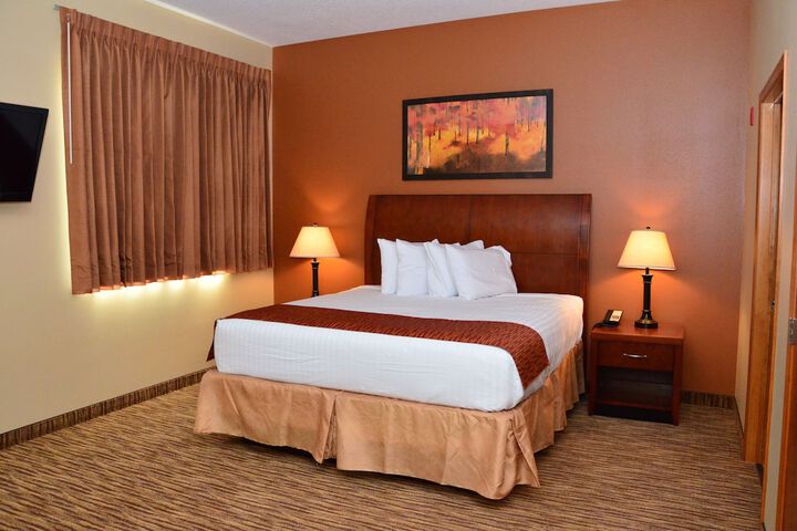 Single King Suite (5 of 8)
