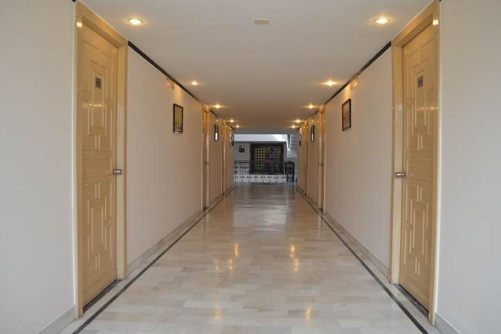 Ballroom/Hall 42 of 64