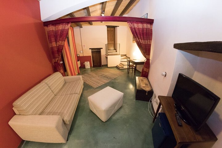 Room 18 of 50