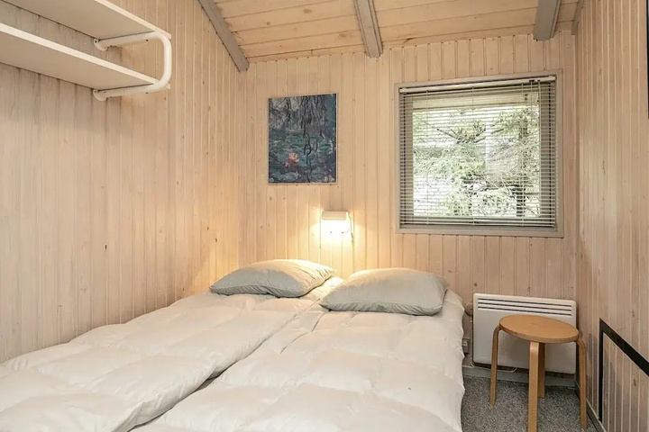 Room 2 of 15