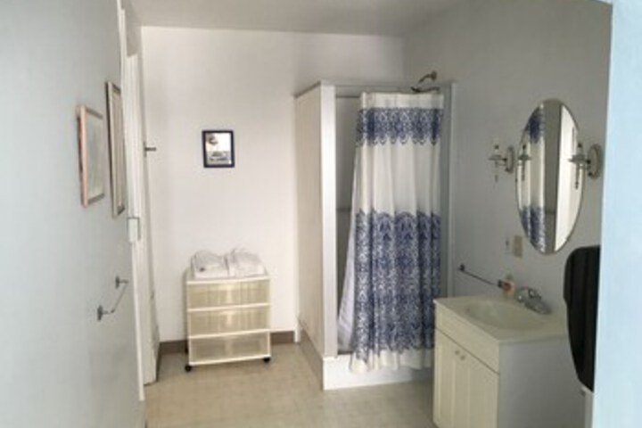 Room 18 of 108